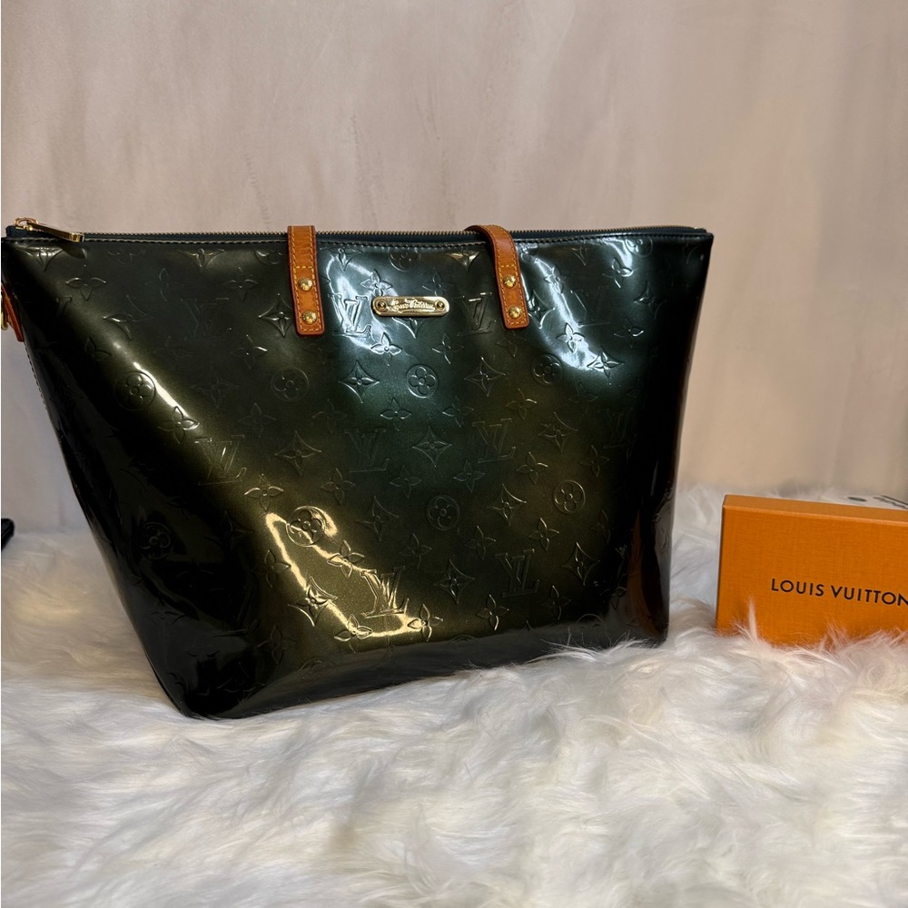 LOUIS VUITTON VERNIS BELLEVEU DARK GREEN BAG - Picture 3 of 14
